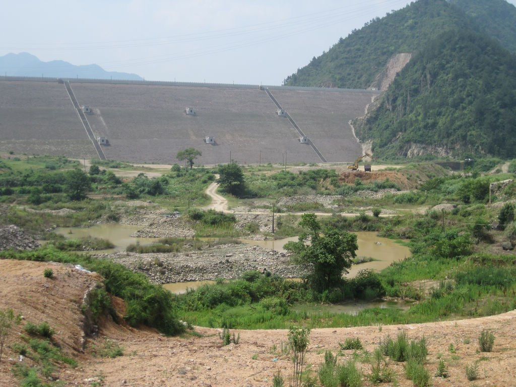 武汉新区九峰水库,因地理位置鲜为人知,却是郁郁葱葱