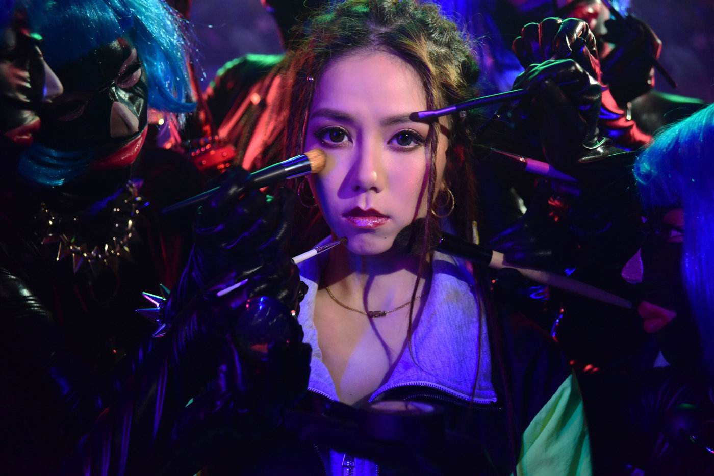 铁肺女王邓紫棋,初登舞台无人问津,一首《泡沫》引爆全场