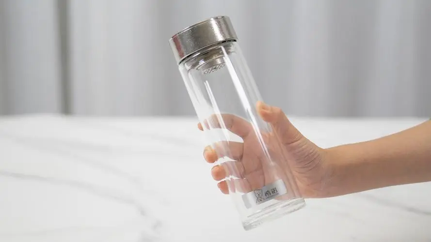 塑料杯,玻璃杯,陶瓷杯,保温杯,哪种杯子喝水最安全?不要用错