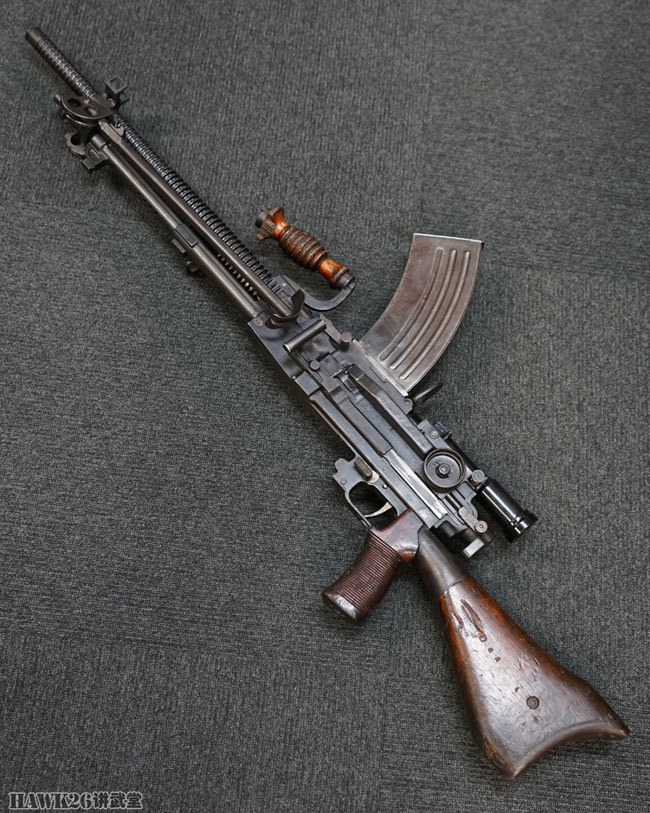 细看:日本九六式轻机枪 罕见的原编号品相 瞄准镜依旧可以使用