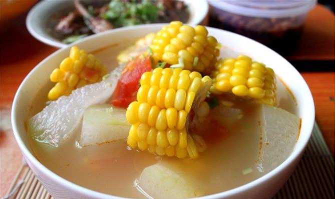每日一碗玉米汤,皮肤水当当