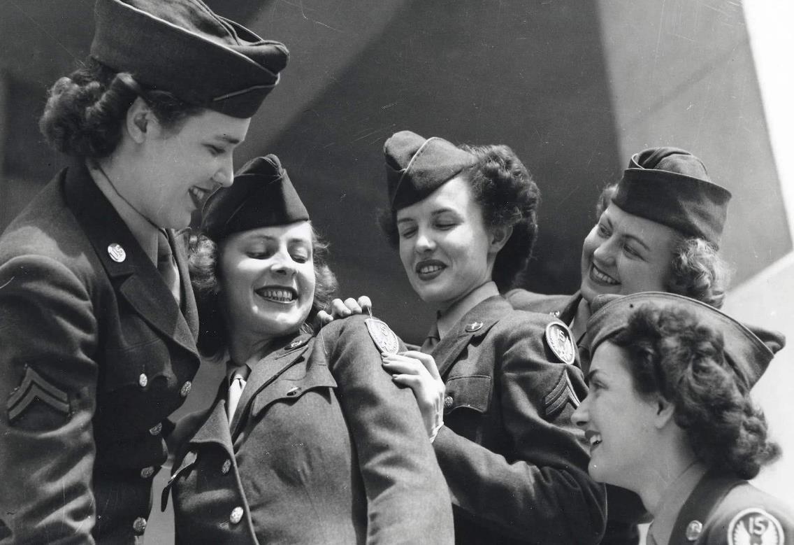 二战后日本为驻日美国女兵提供慰安夫:日薪3美元,个个瘦骨如柴
