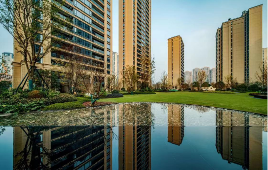 成都绿城诚园业主失去封窗自由!