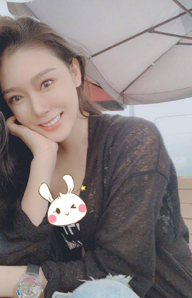 因"忘拉窗帘"被拍与林丹出轨,自称"受害者"的赵雅淇是否无辜