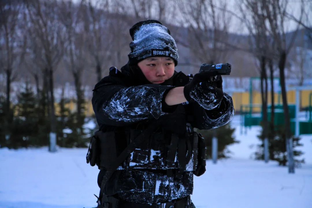 特警冬季作训服图片