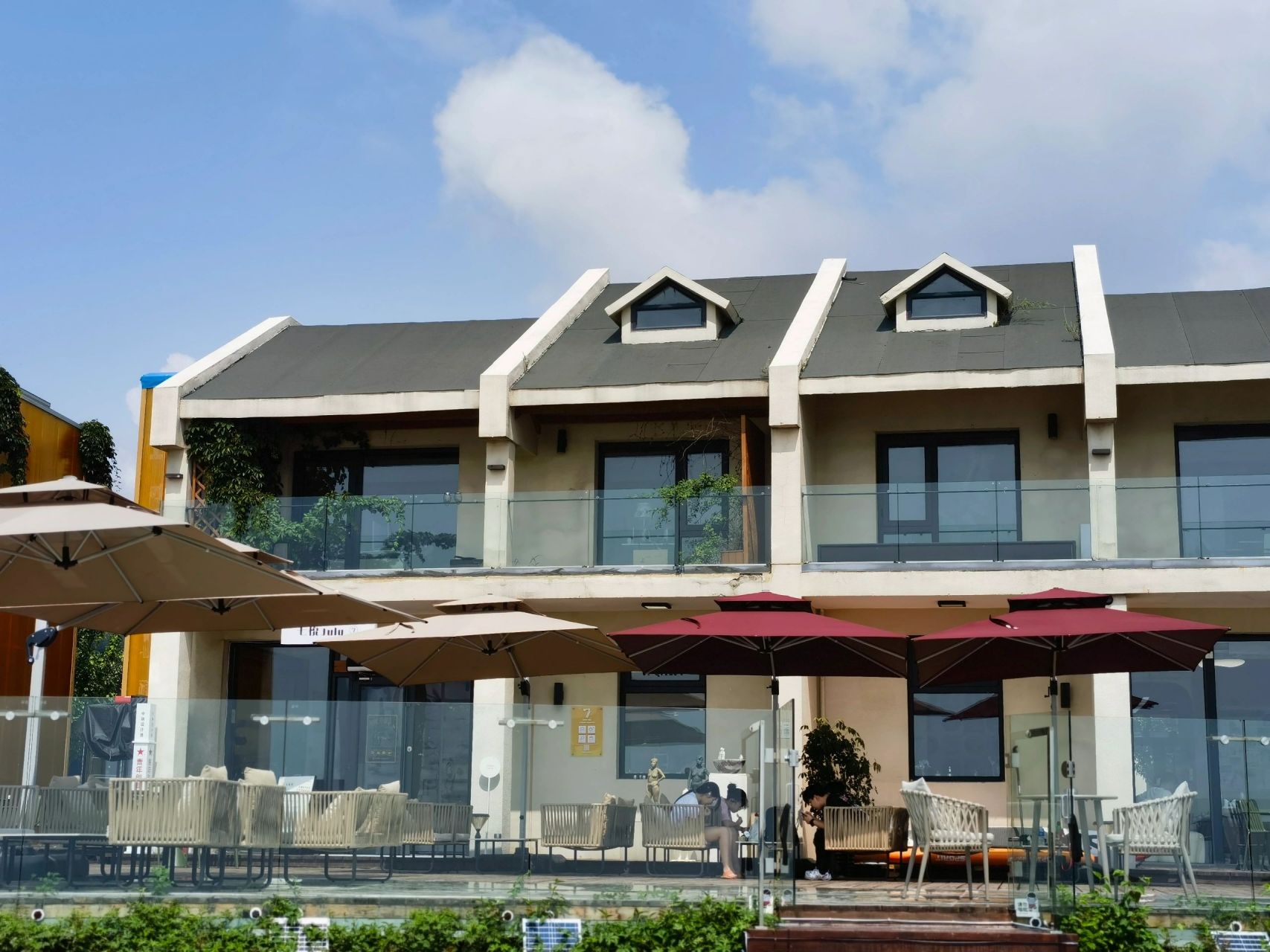 北戴河小众清净人少海滩(一) 导航搜"中瑞设计港",位于金屋浴场和金梦