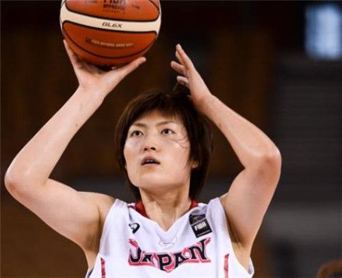 王岑静4次率日本队击败中国队,今退役后想回国,却遭到抵制