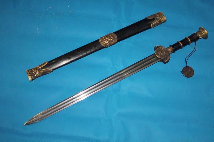 青龙剑的主人是谁?