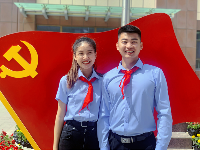 小信正能量 ▍情侣 "战友"!看抗疫战场上他们并肩作战有多甜