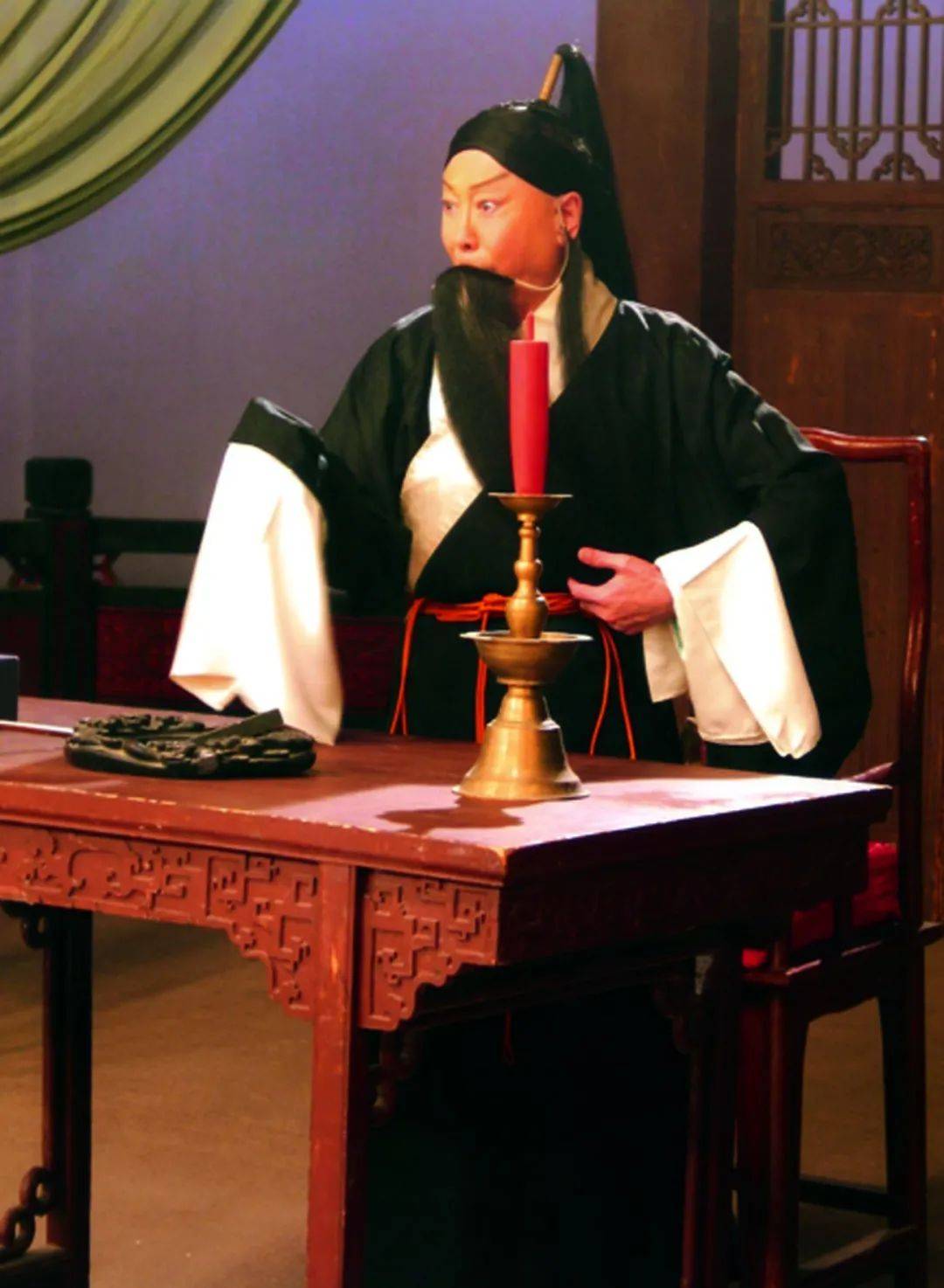 "郭建光"谭元寿:1976年后拒唱《沙家浜》,晚年更爱"糊涂妻"