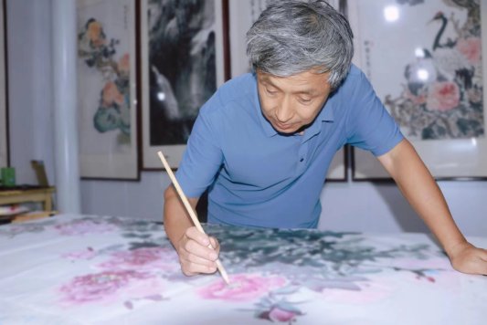 农民画家张洪峰:丹心妙笔绘天香 百变牡丹称一绝