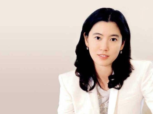 三星小公主李妍贤超高颜值神似徐睿知!真名媛们的生活了解一下?