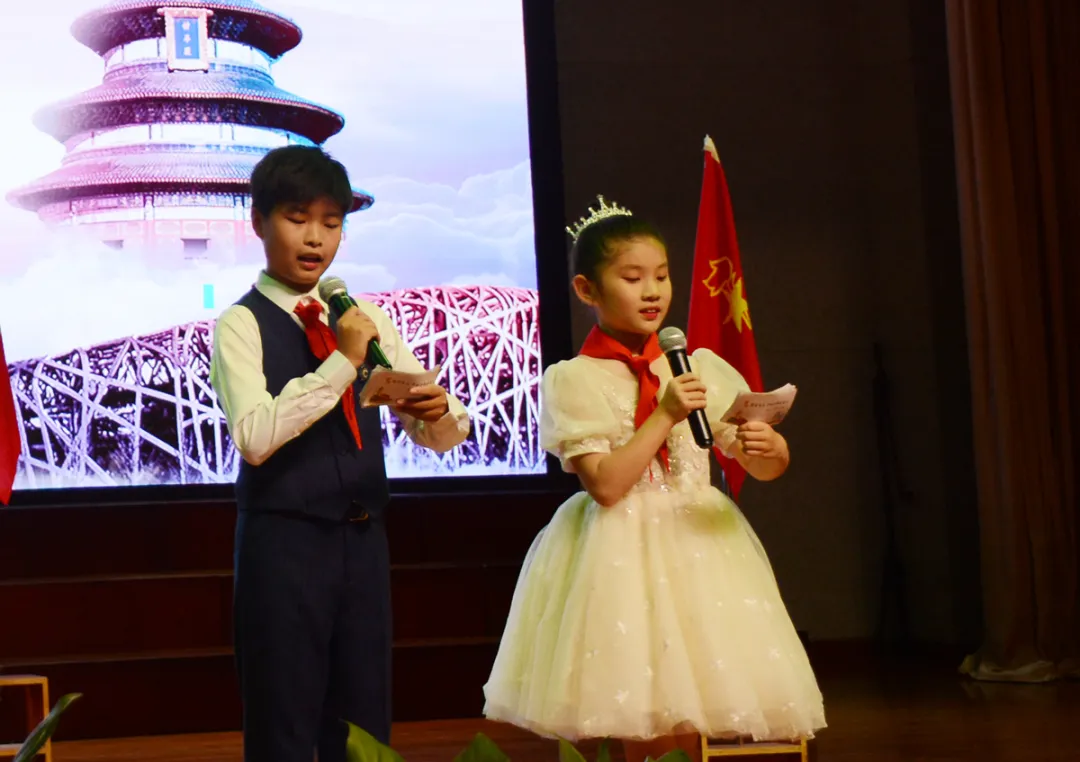 苏州工业园区方洲小学举行二年级分批入队仪式