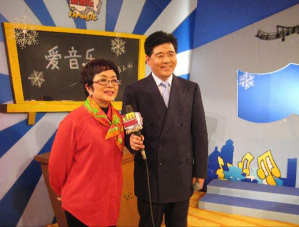 "小百灵"谢莉斯:50岁险些瘫痪,67岁丧女心痛,老公不是王洁实
