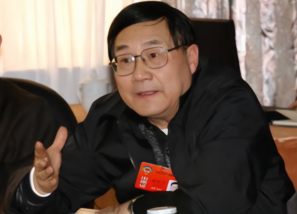 甘宇平:原重庆副市长,54岁担任副省长,退休后享受正部级待遇
