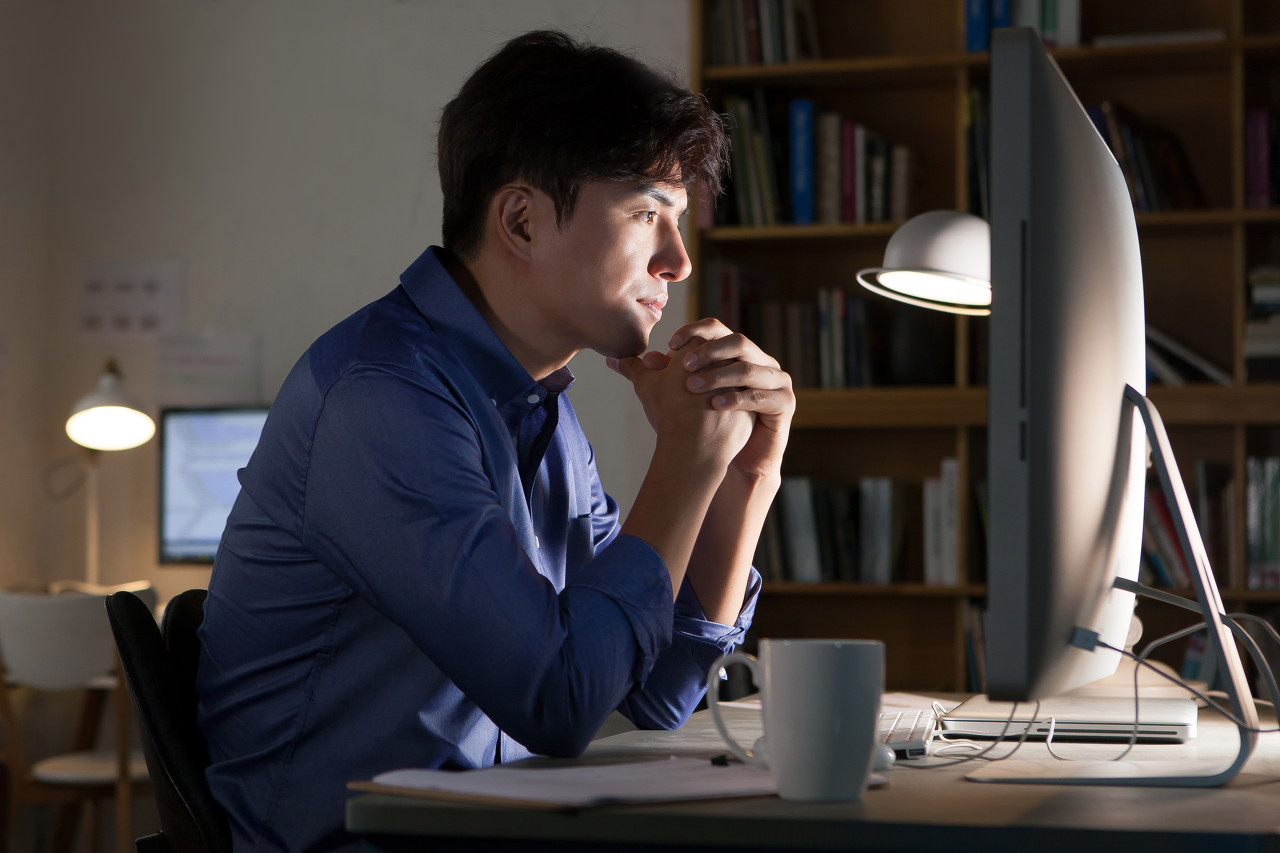 小伙每天玩命工作加班到凌晨,一周后高烧昏迷