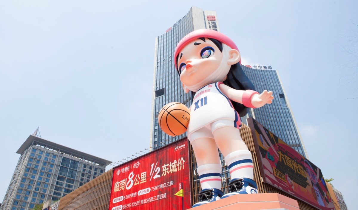 toycity玩具城市14米巨型潮玩"angel boy美好愿望"星球登陆