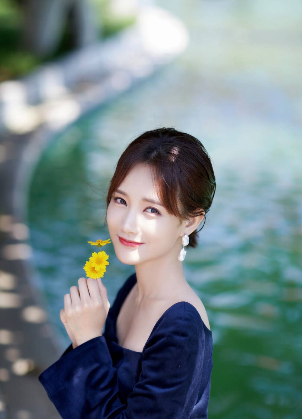 笑容自带治愈的9位女星,个个明媚甜美,如沐春风,甜到心里了