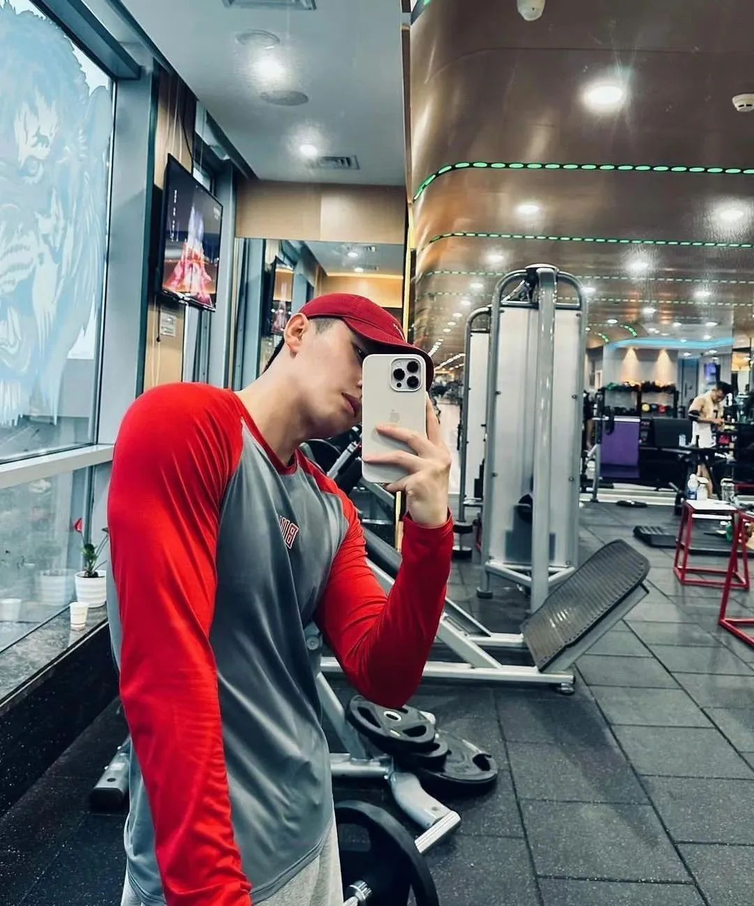 "公0天花板"翟子路晒赤身肌肉照,这荷尔蒙太炸了!