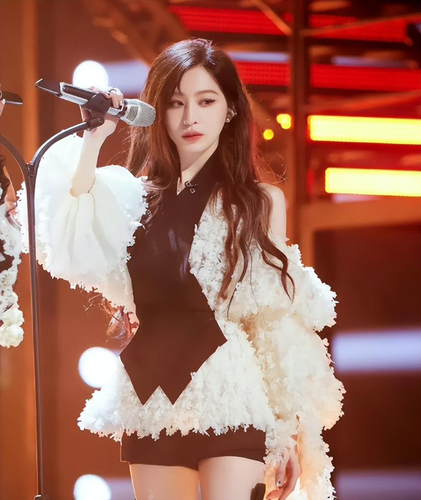 从闪耀"少女时代"到重回校园舞台的王心凌