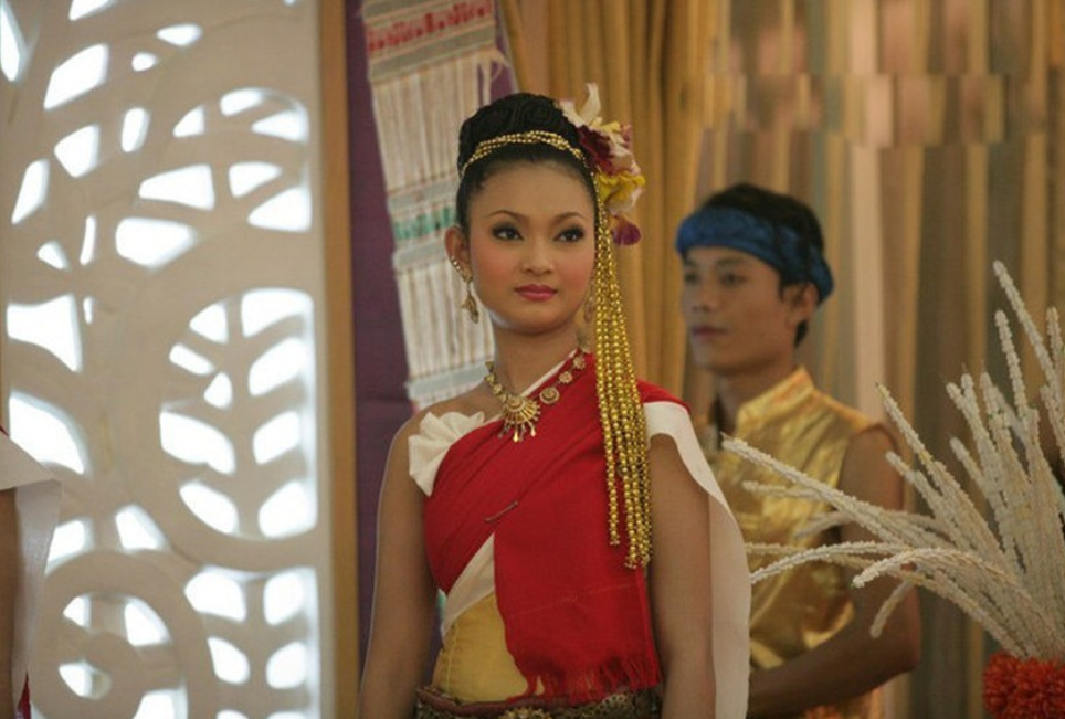 8年前,北京富商娶泰国"人妖皇后",为她花500万买别墅,后悔吗