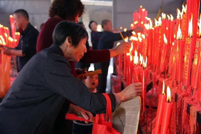 清明扫墓"前三后四,左五右六",是迷信吗?专家:不听会吃亏