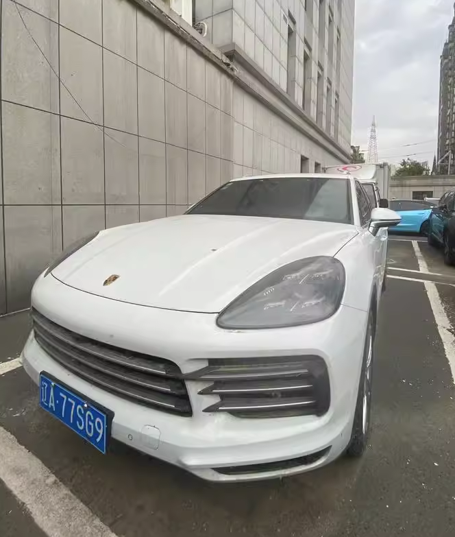 吉林省吉林市一辆保时捷小型越野车将以54万起拍,车牌为辽a77sg9