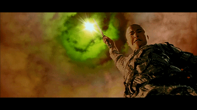 廉刑本是雷剑的持有者长空无忌的重修之身,长空无忌与李英奇本来是一