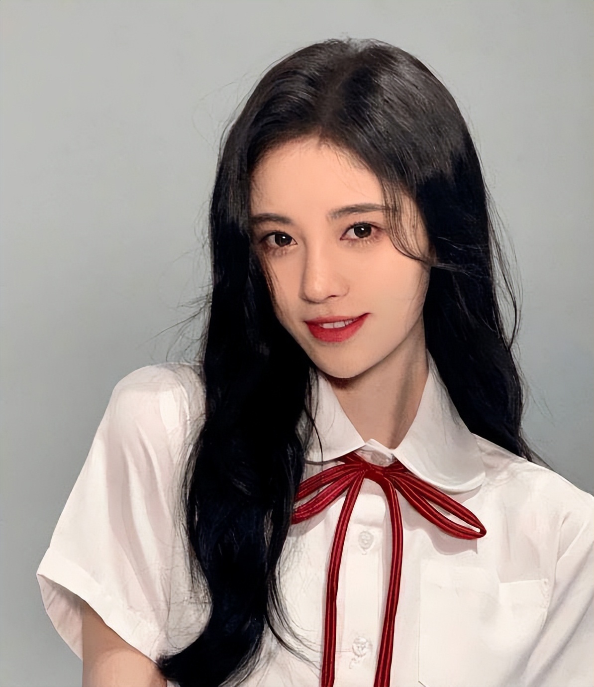 "自然美女"是假的!这6位女明星的真实颜值,前后反差巨大