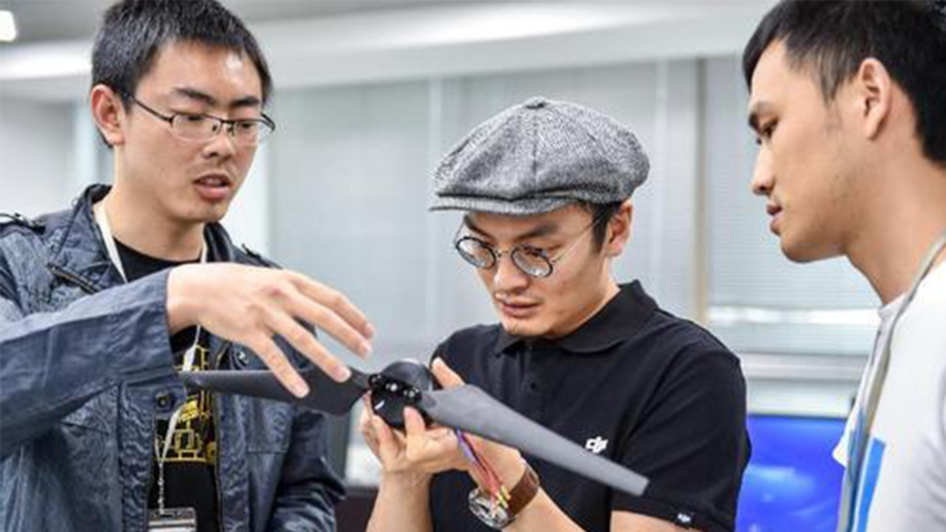 大疆无人机创始人汪滔:凭3名员工打天下,白手起家创造百亿财富