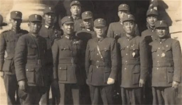 国军派系有多少?山头林立派中有派,仅中央军内部就分为3大3小