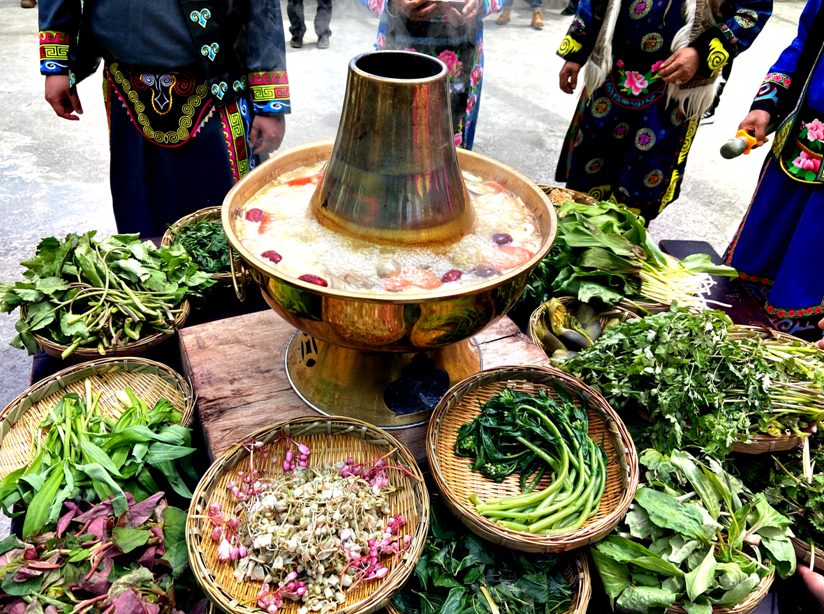 带你看北川羌山美食系列青片山野十八珍羊汤锅