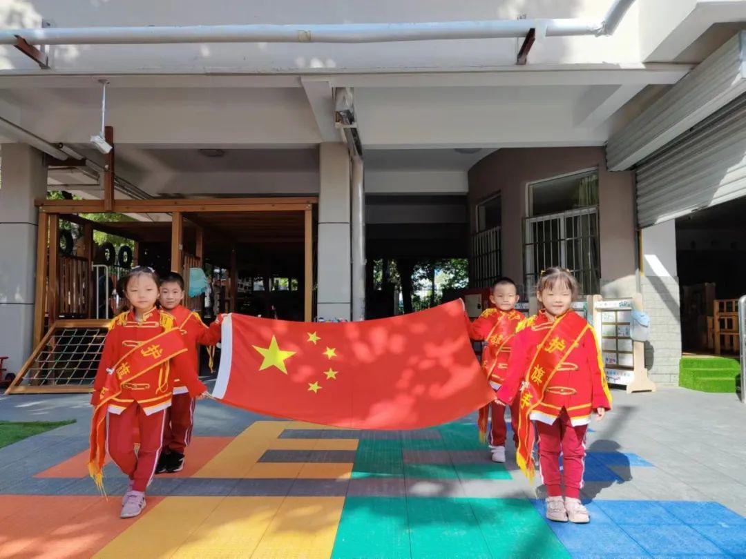 以法护航 共赴一场法治之约—育贤一幼“八五”普法宣传活动纪实(图14) 以法护航 共赴一场法治之约—育贤一幼“八五”普法宣传活动纪实(图14)