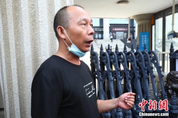 现场:劳荣枝听闻死刑判决后掩面痛哭,双方家属发声