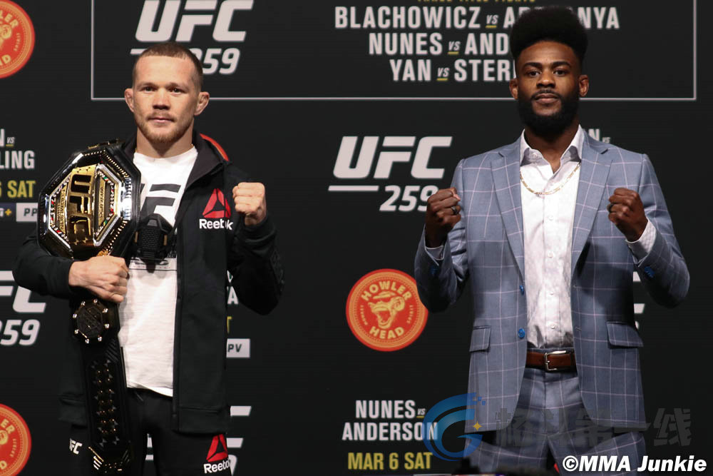 ufc259综述:波兰大锤和母狮成功卫冕,斯特林"跪成"冠军