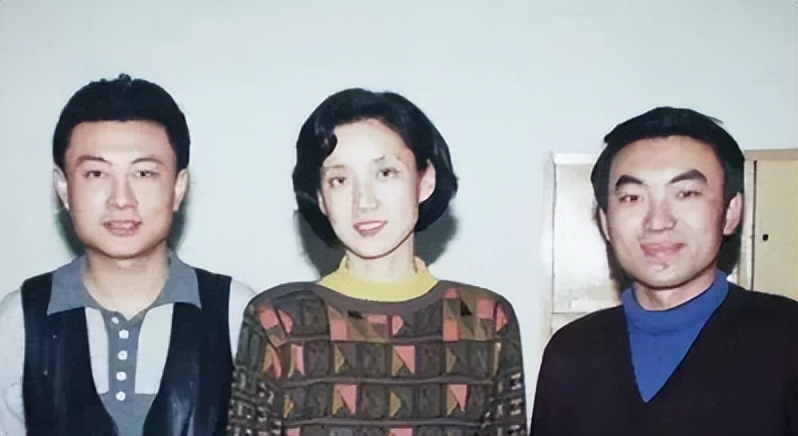 央视"首席女主播"李修平:42岁二婚嫁大10岁丈夫,至今无儿无女