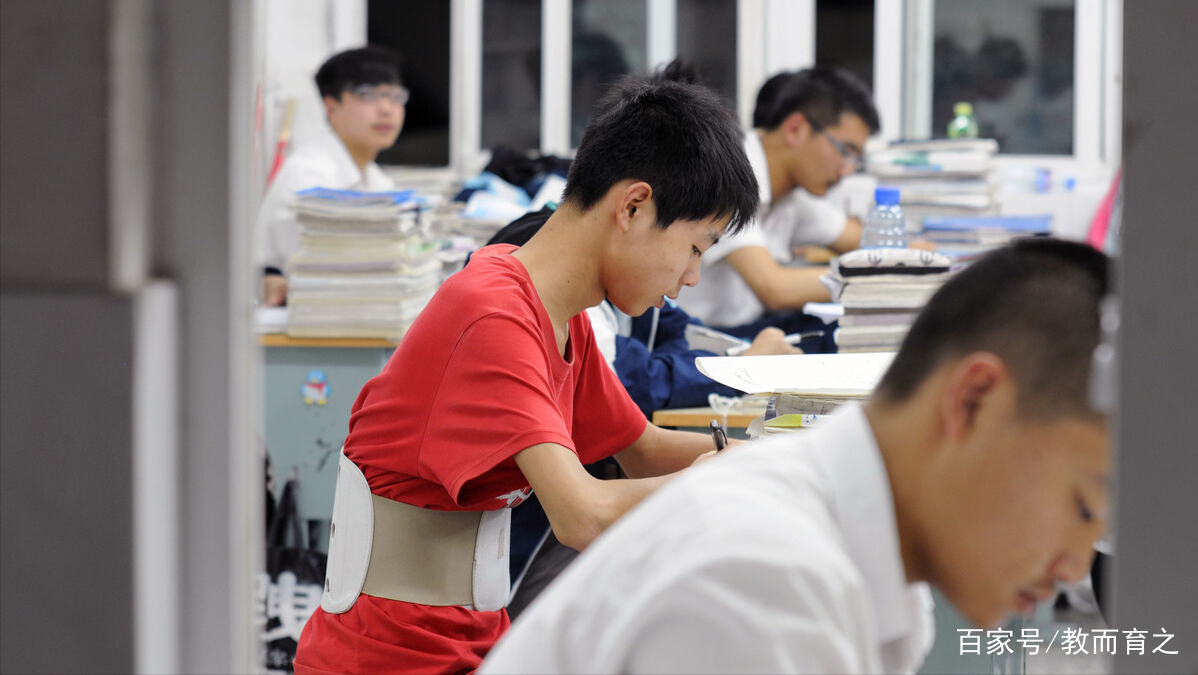 高中生有没有外面不补课也能学的很好的？(高中生有没有外面不补课也能学的很好的课程)-第2张图片-鲸幼网
