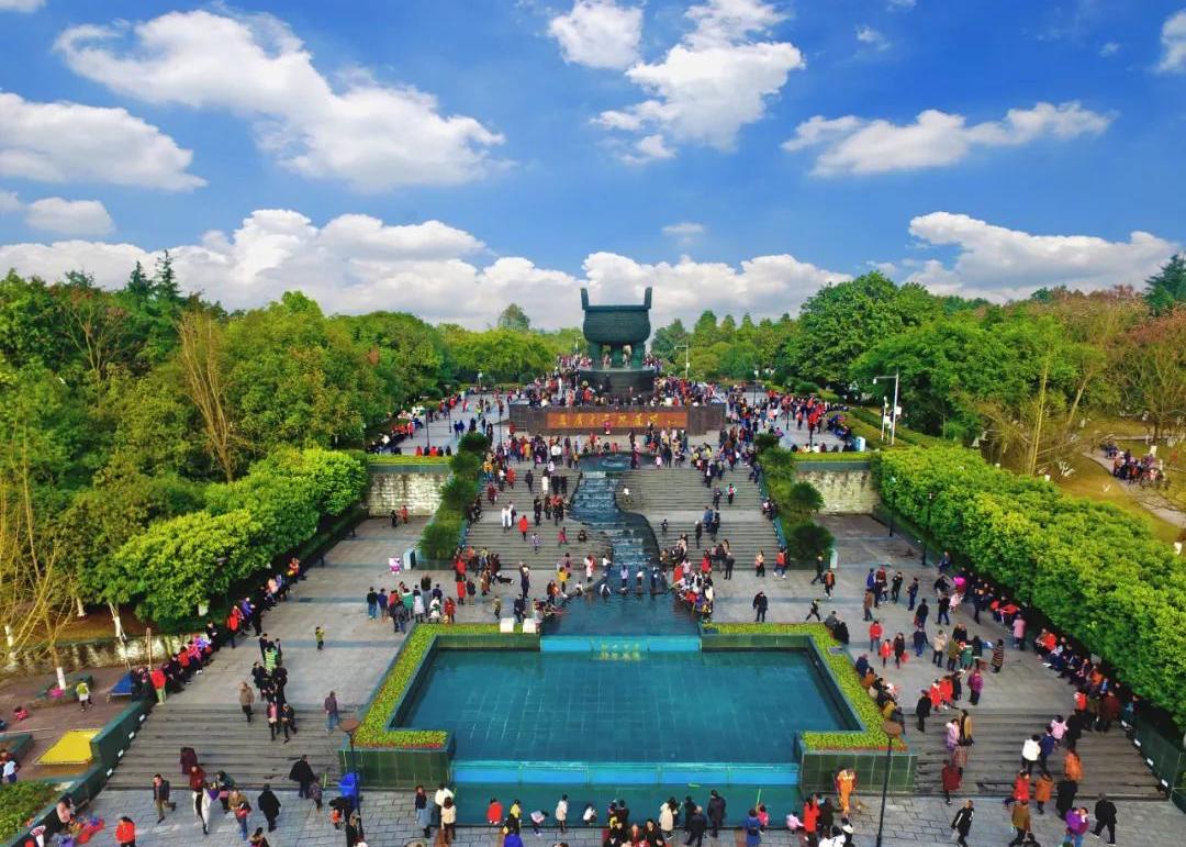 思源广场:广安的"城市之心"