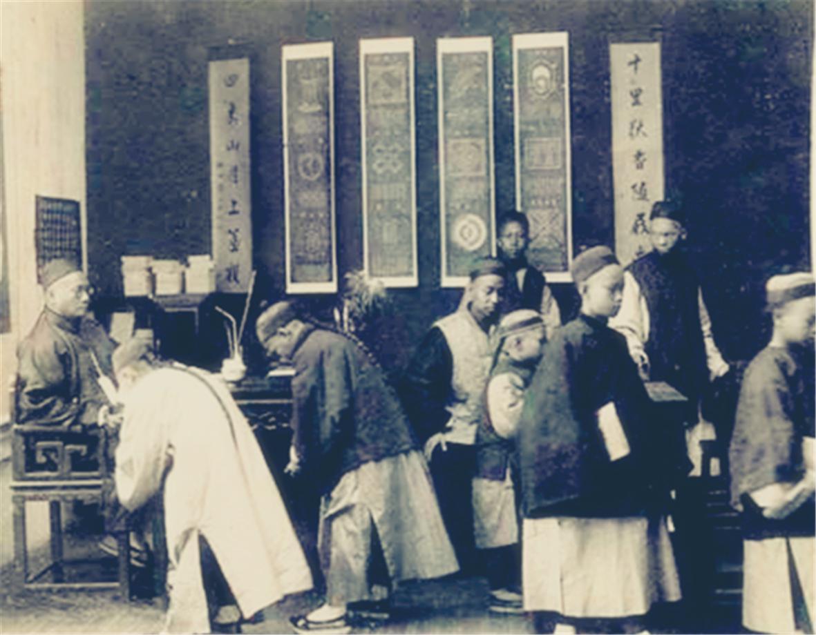 古代过年冷知识:官府封印,戏班子封台,混混上街巧取豪夺没人管