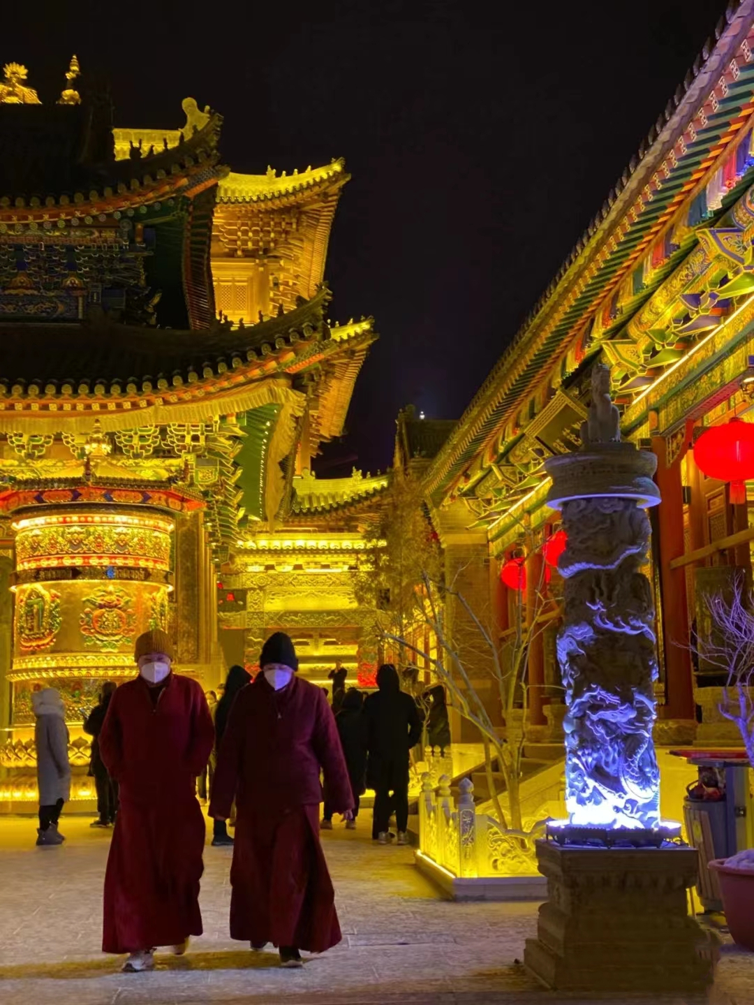 五台山零下20度,广化寺夜景春节拒开门?游客愤怒踹门而入引争议