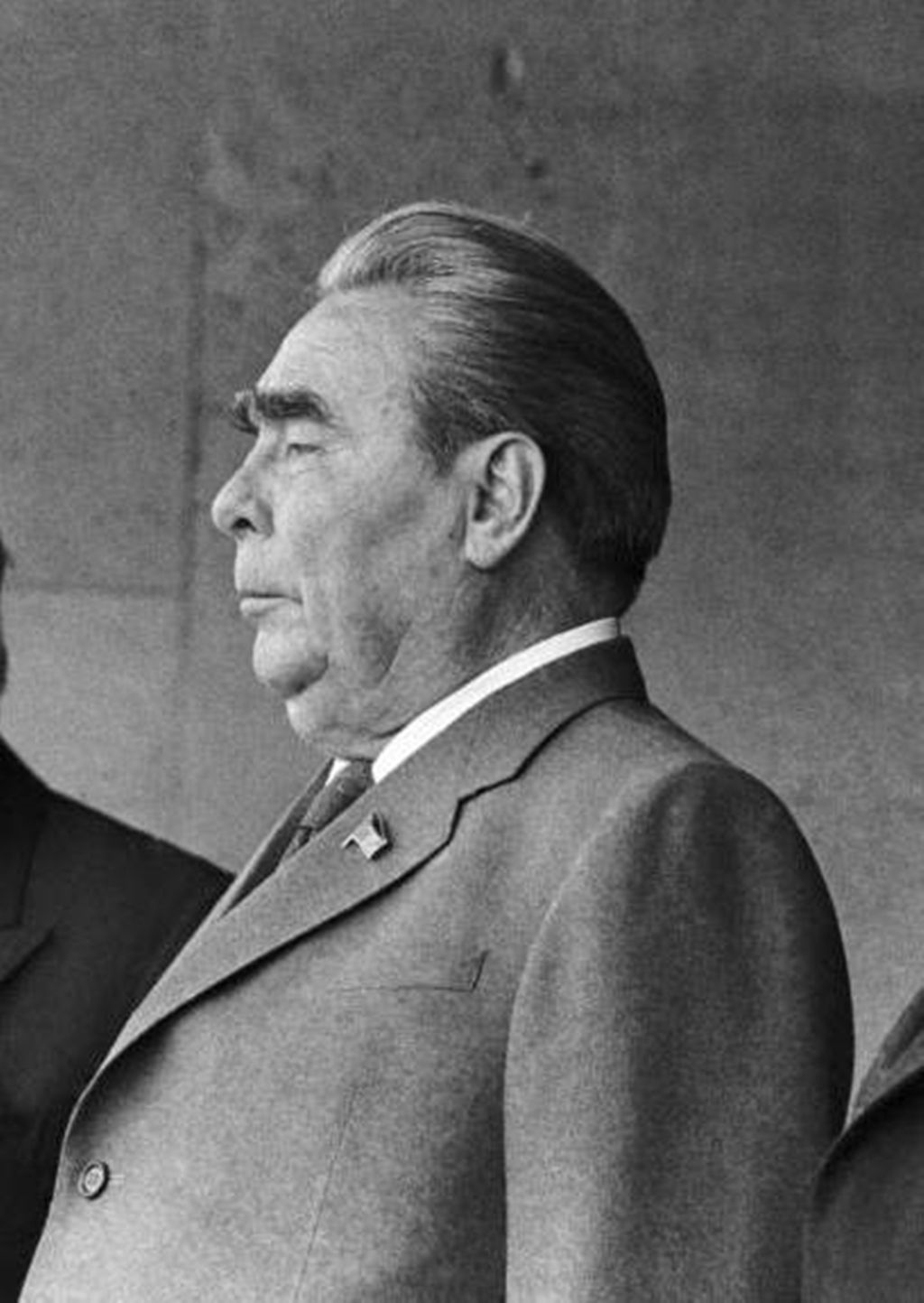 揭秘黑鹰坠落事件!索马里军阀"总统"艾迪德,为何敢让美军蒙羞