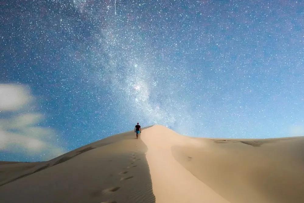 人生莫着急,走着走着,天就亮了;走着