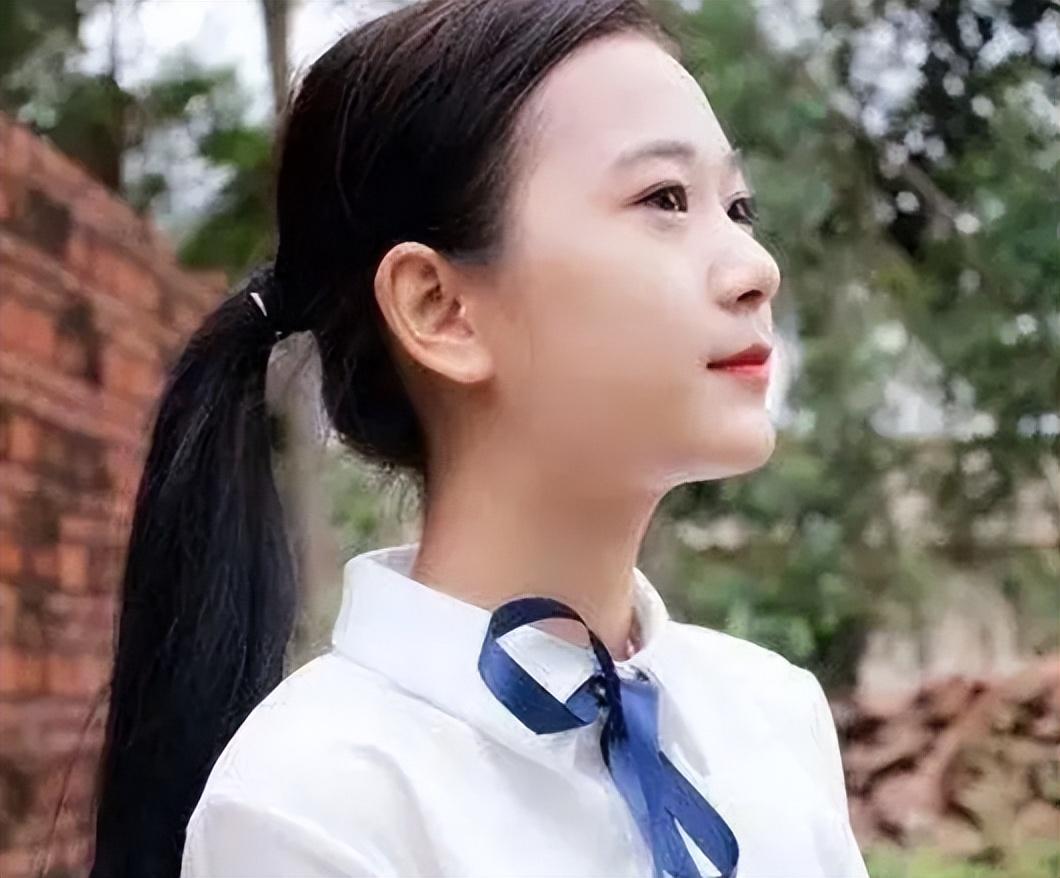 回顾:"网红董事长"张曼如23岁手握78亿资产,跻身成功人士全靠编