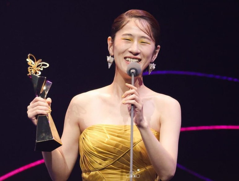 女星百白因自卑脸太长,存了12万欲整容,却被13家医院劝退!