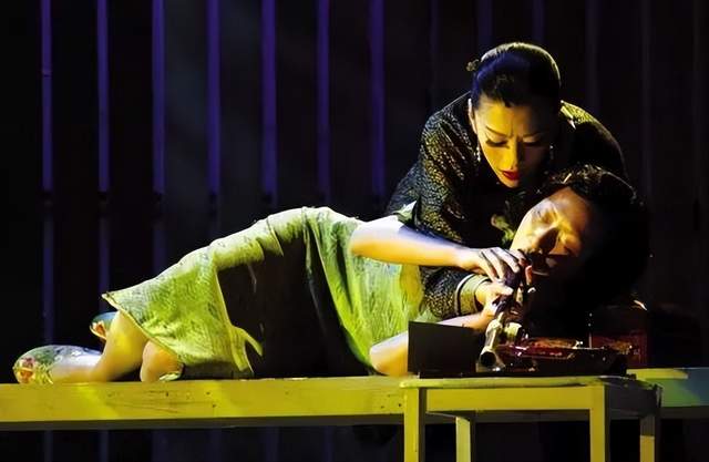 张爱玲的金锁记小人物的悲剧大多是因为没钱和无知