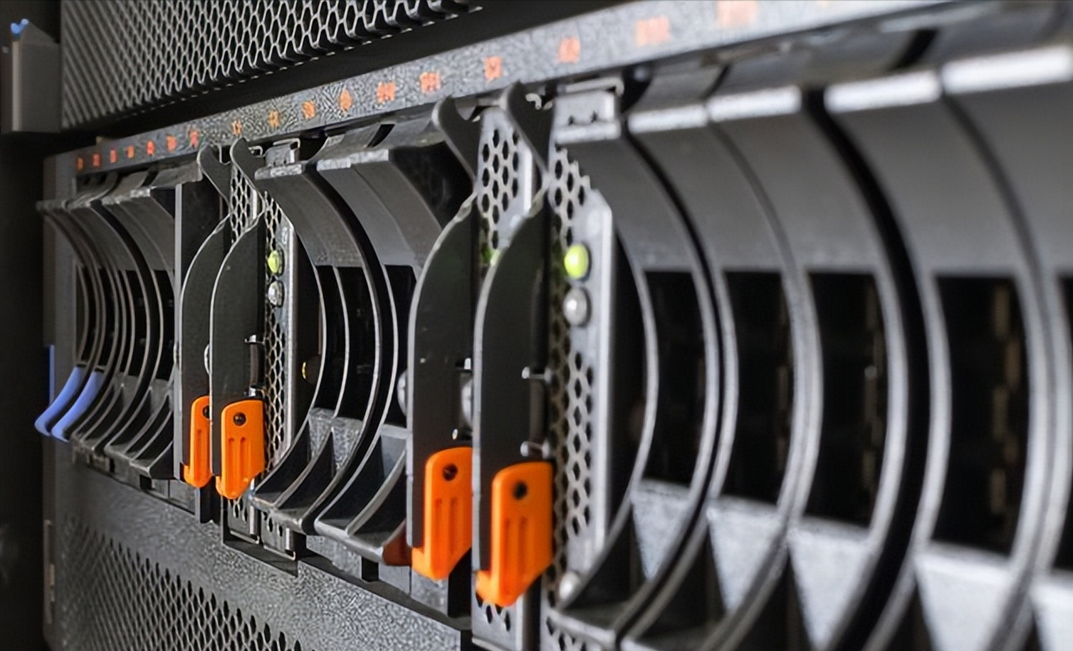 "液冷服务器"下一轮新五朵金花在这里!