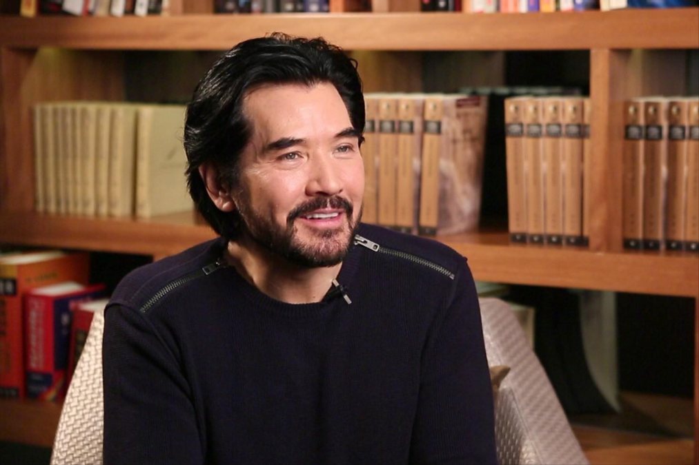 曝费翔与陶晶莹躺床上大尺度照片,画面太暧昧引发争议