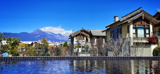 远眺玉龙雪山!丽江金林豪生大酒店2晚套餐,含双早 下午茶!
