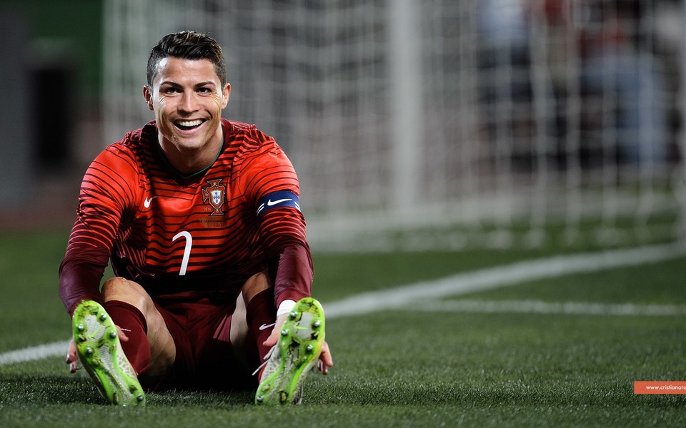 c罗咬牙很无奈,埃弗顿9秒硬核反击进球帅爆了!曼联后防突然崩盘