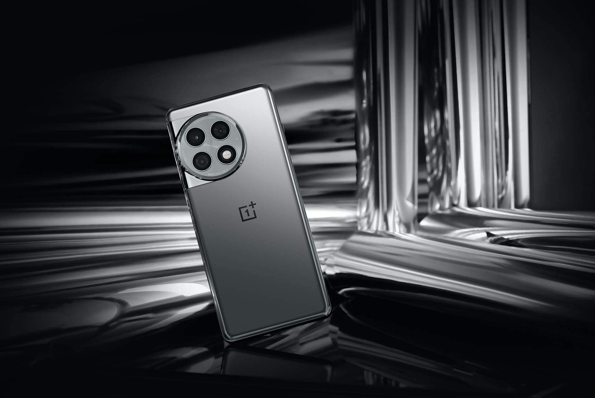 不得不说,一加ace2 pro的质感还是同价位里最好的,基本是旗舰水准,且